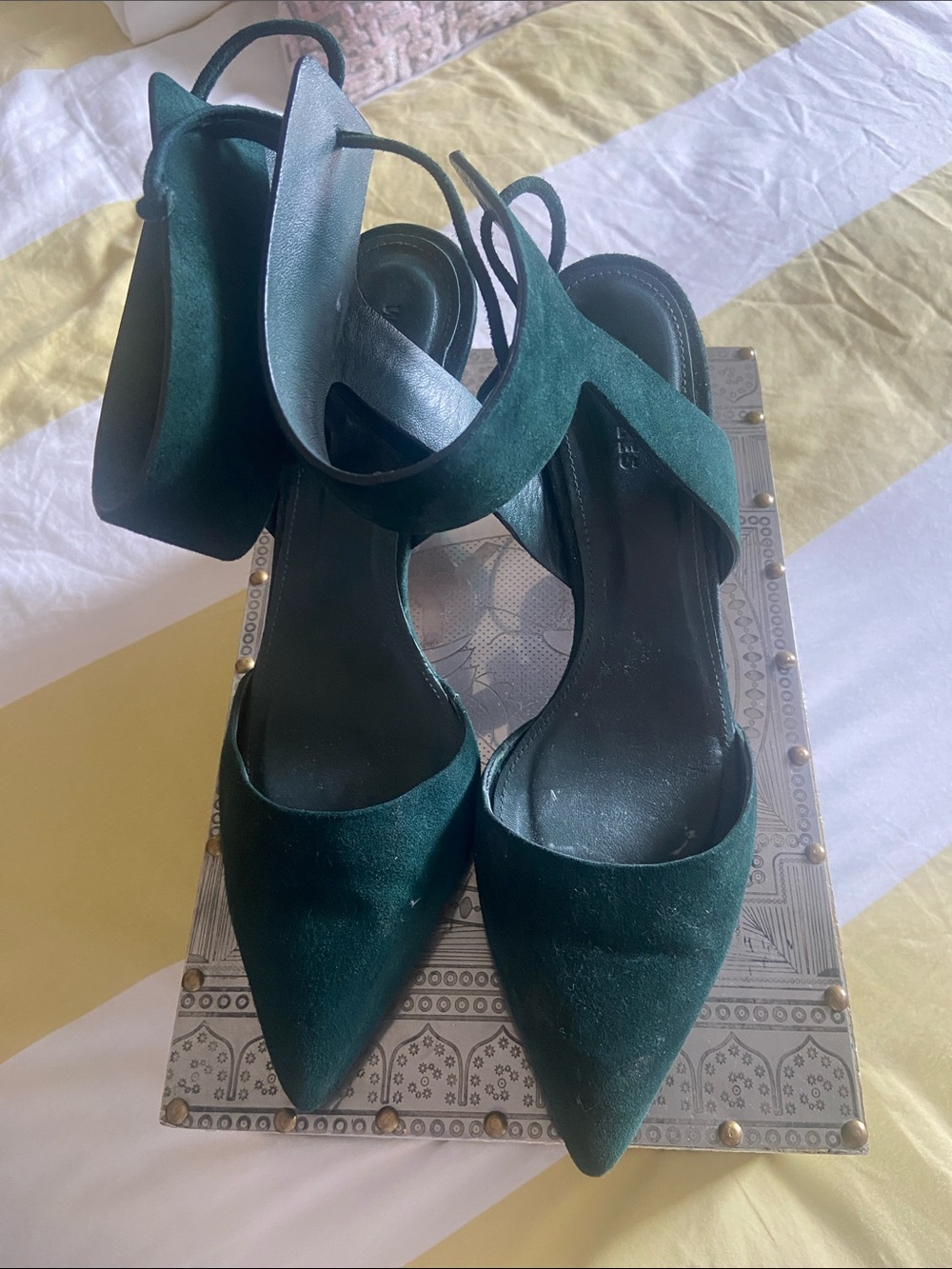 Whistles sided green pointy strappy heels